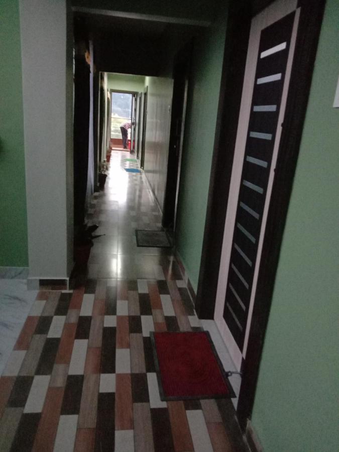 Woodland Lodge And Restaurant Guwahati Exterior foto